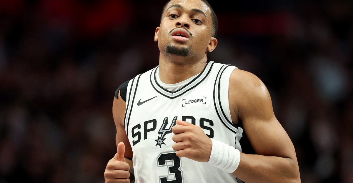 It’s time for Basketball: San Antonio Spurs vs Portland Trail Blazers