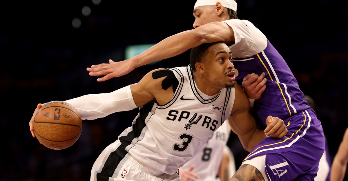 It’s time for Basketball: San Antonio Spurs vs Los Angeles Lakers