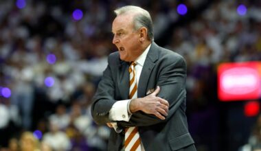 No. 4 Texas faces No. 2 South Carolina in juggernaut rematch