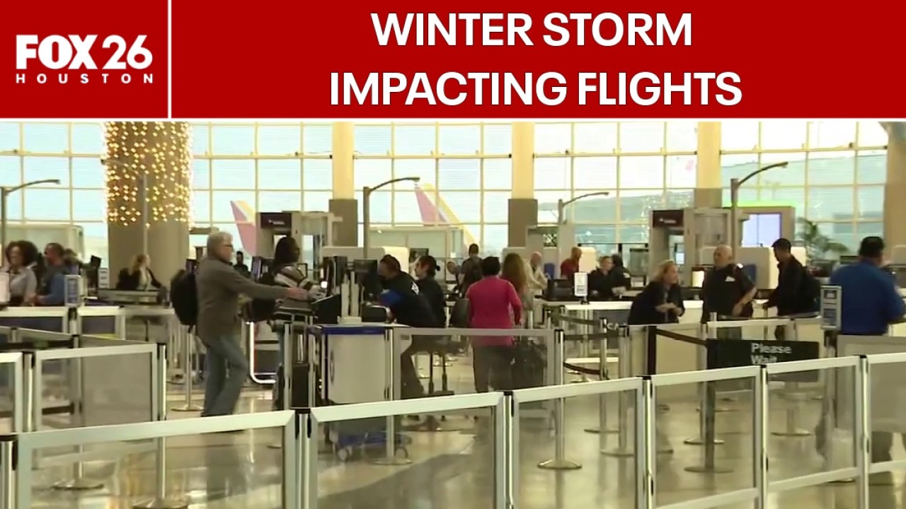 Houston winter storm: What to know for weekend flights