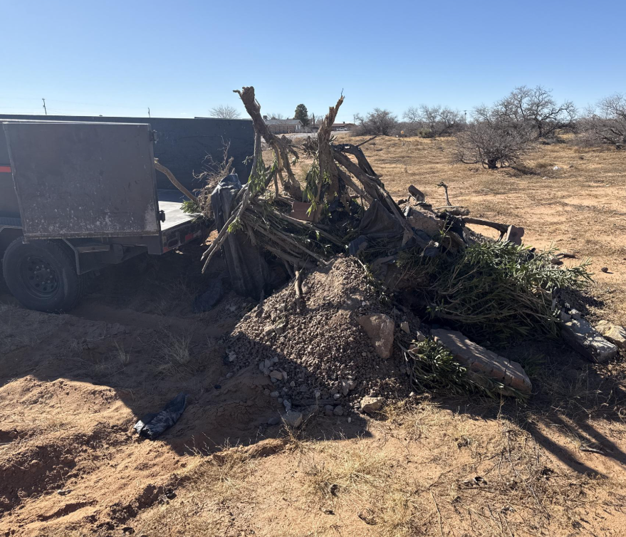 Man gets pickup stuck in El Paso desert while attempting to dump debris, deputies say
