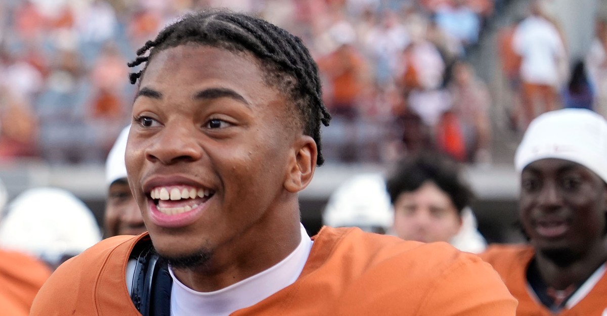 Texas CB Caleb Chester enters the NCAA transfer portal