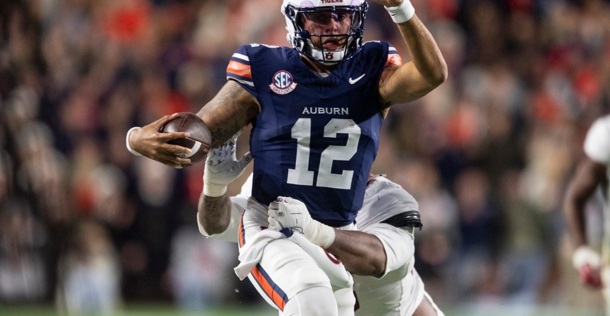 Auburn QB Ashton Daniels and Texas WR DeAndre Moore Jr. visiting Kentucky