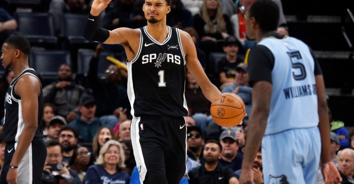 San Antonio vs. Memphis, Final Score: Spurs lose sloppy game to Grizzlies, 105-106