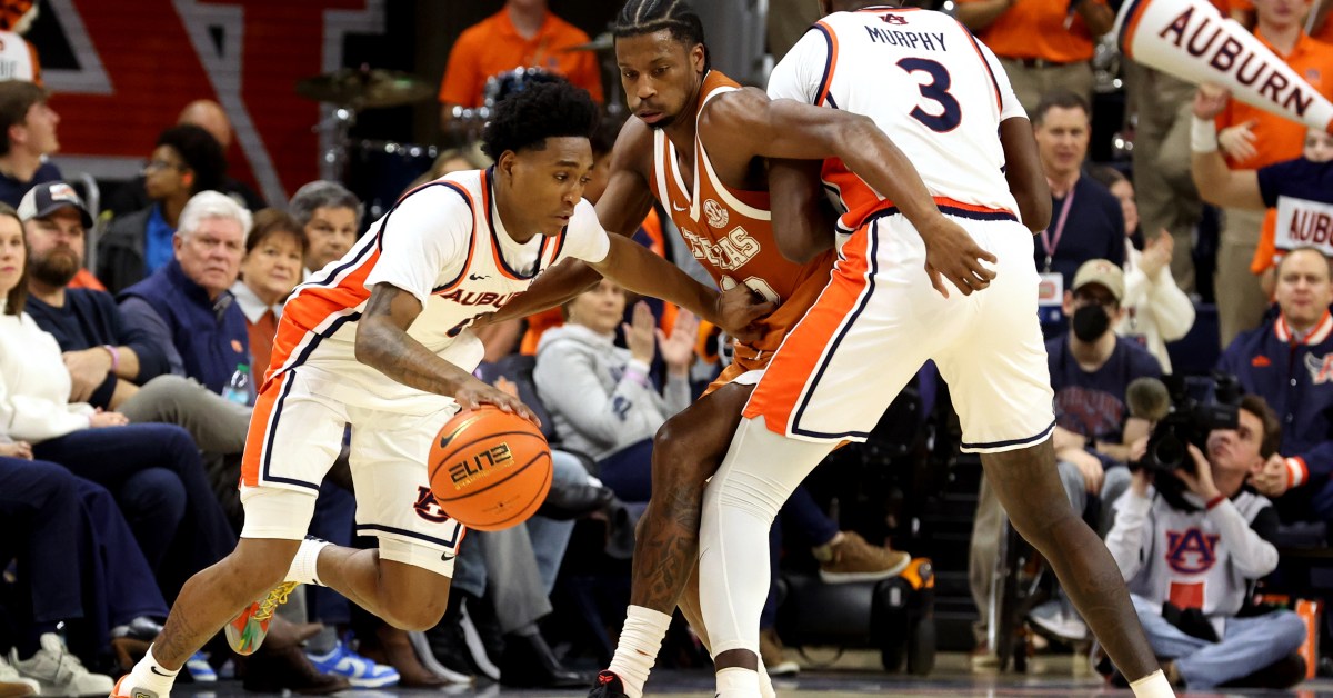 Texas blows early lead in 88-82 loss to Auburn