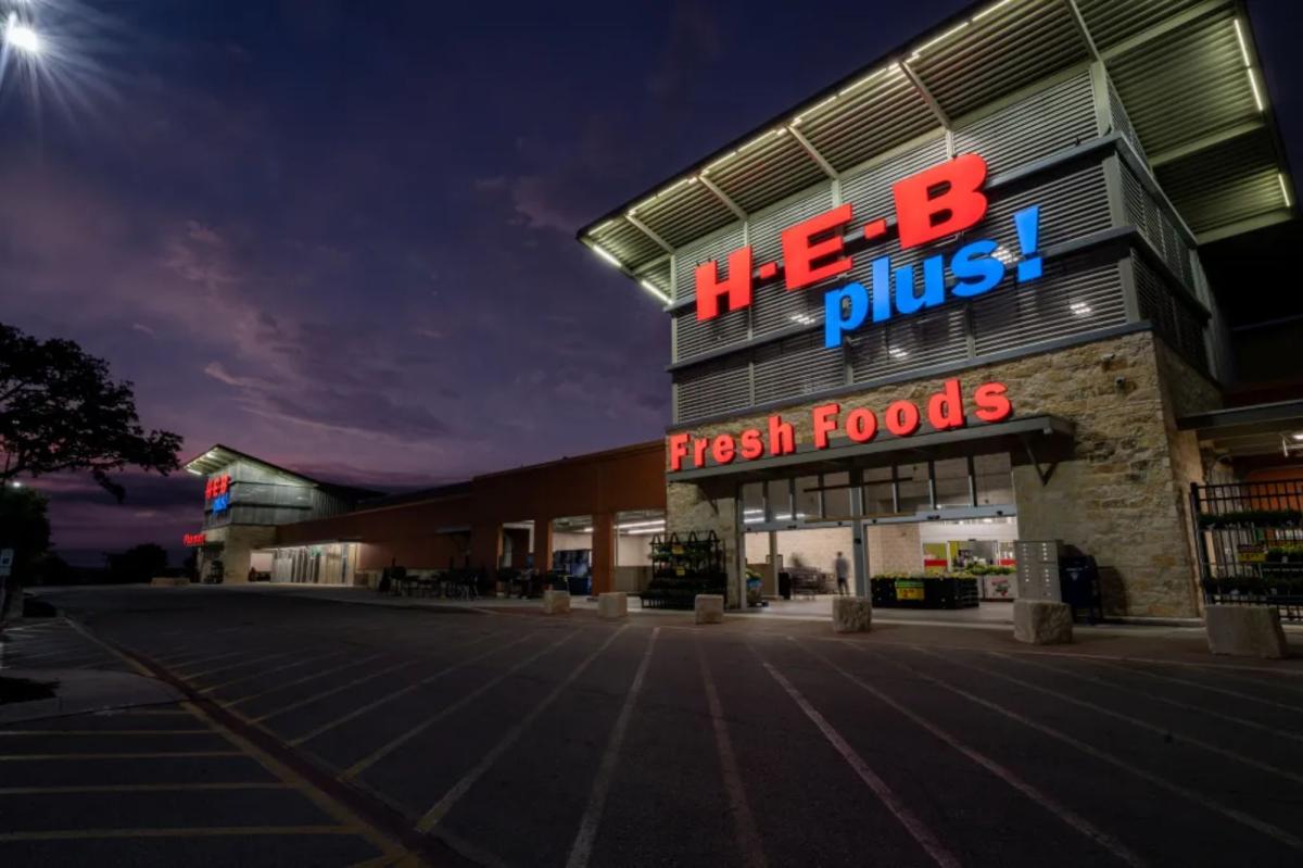 Texas chain beats out top food giants such as Costco and Trader Joe's as America's top grocery store