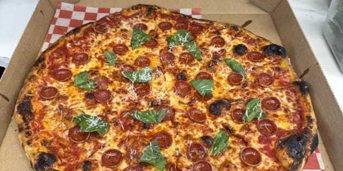 Ozzi's Pizza Fort Worth serves NY-style pies to-go