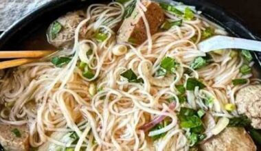 YouTube critic Mike Chen rates favorite noodles in Dallas
