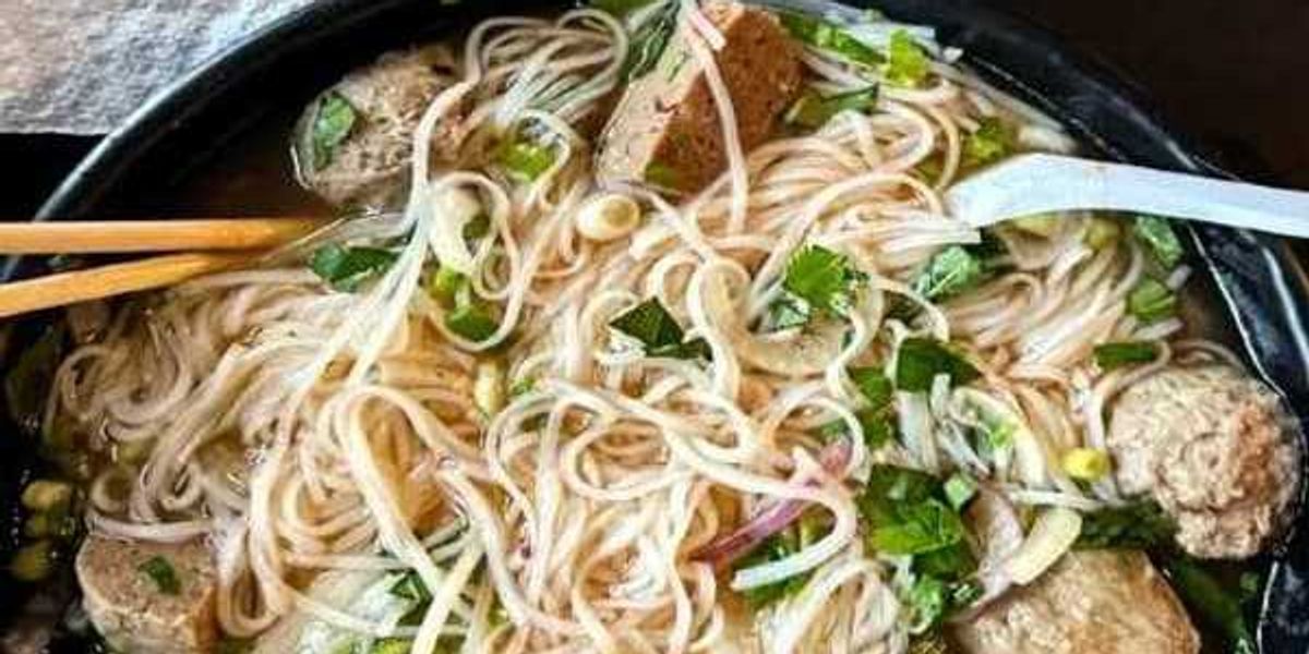 YouTube critic Mike Chen rates favorite noodles in Dallas
