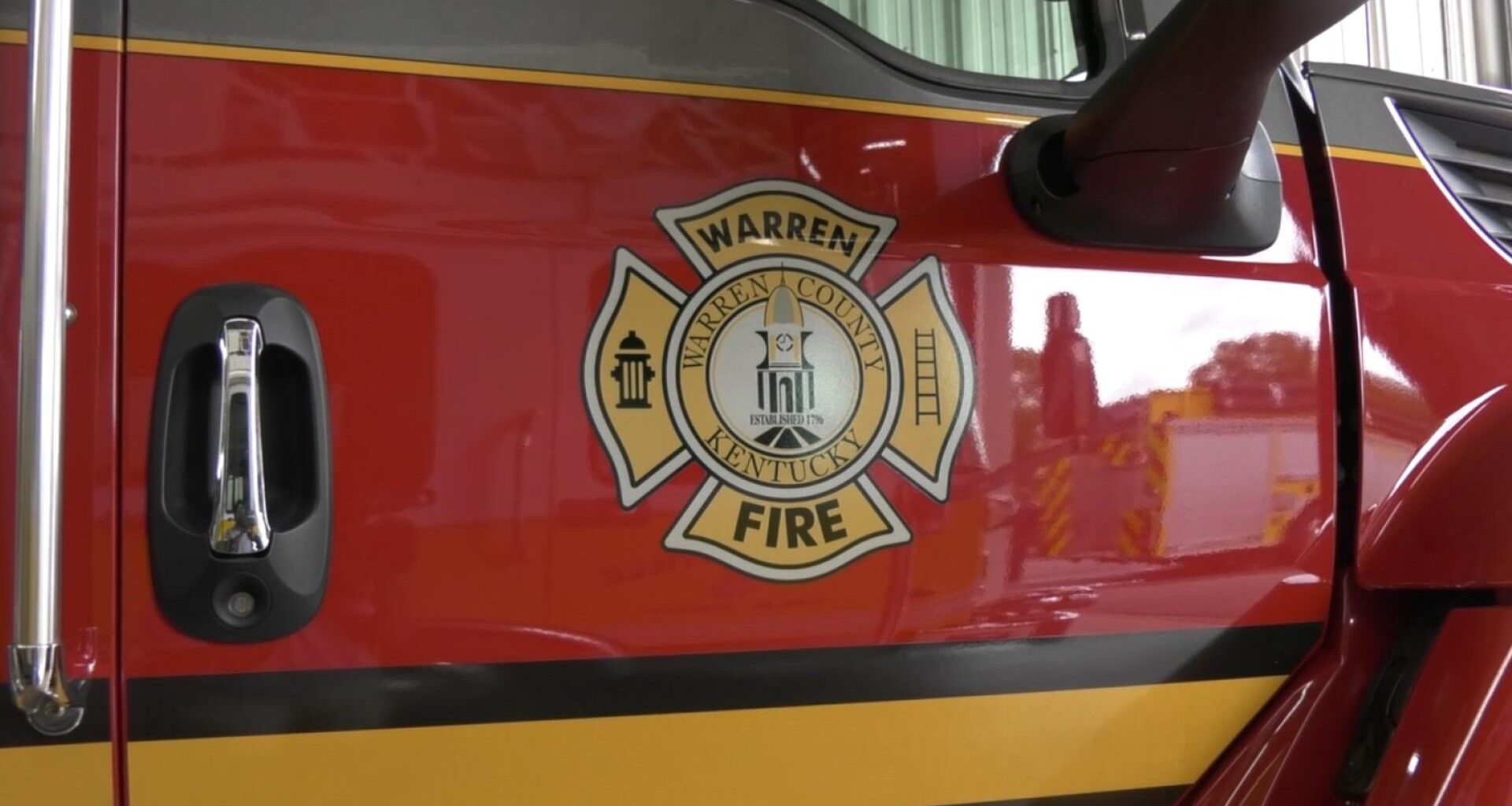 Plano firefighters revive 2 dogs amid house fire