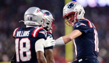 Patriots hold off Texans in turnover-filled divisional game