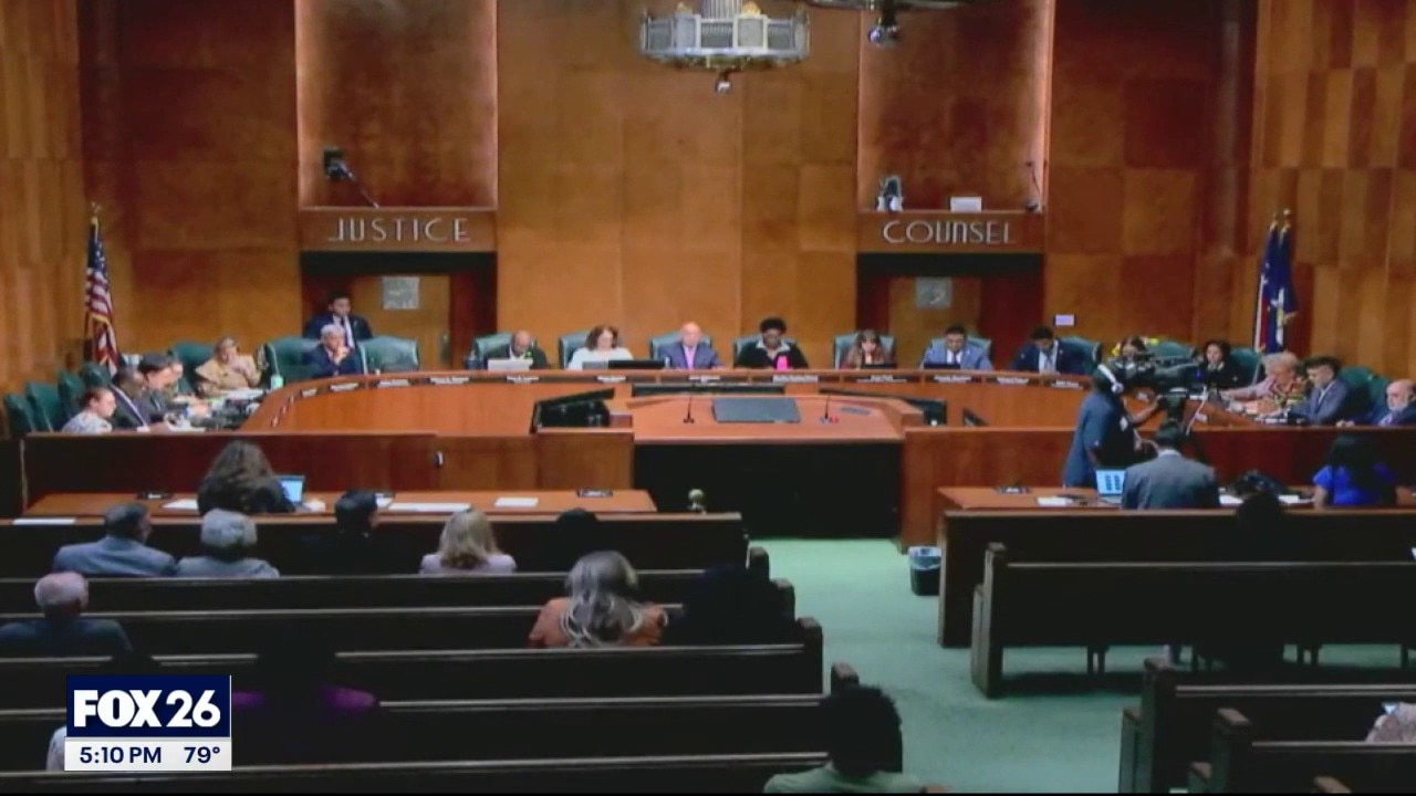 Houston leaders disagree over funding changes