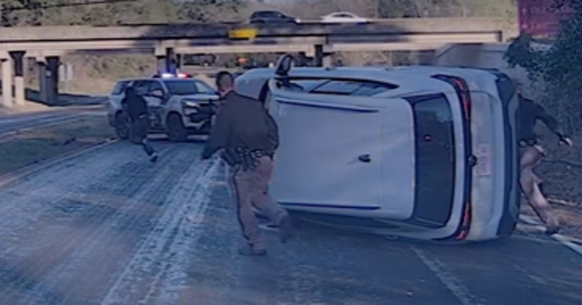 Texas police chase ends with flipped car