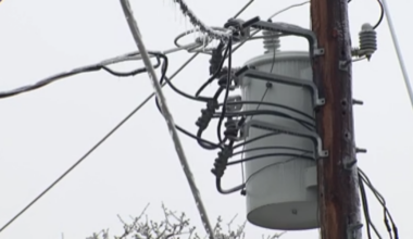 Houston winter storm: How to check Centerpoint, Entergy power outages