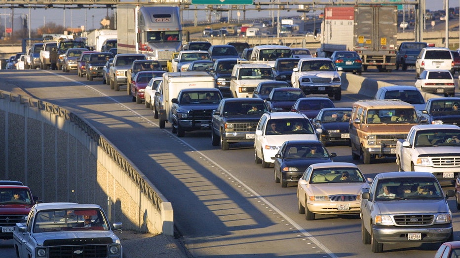Traffic backs up on southbound highway 35 in Austin, Texas. (Credit: Joe Raedle/Newsmakers via Getty Images)