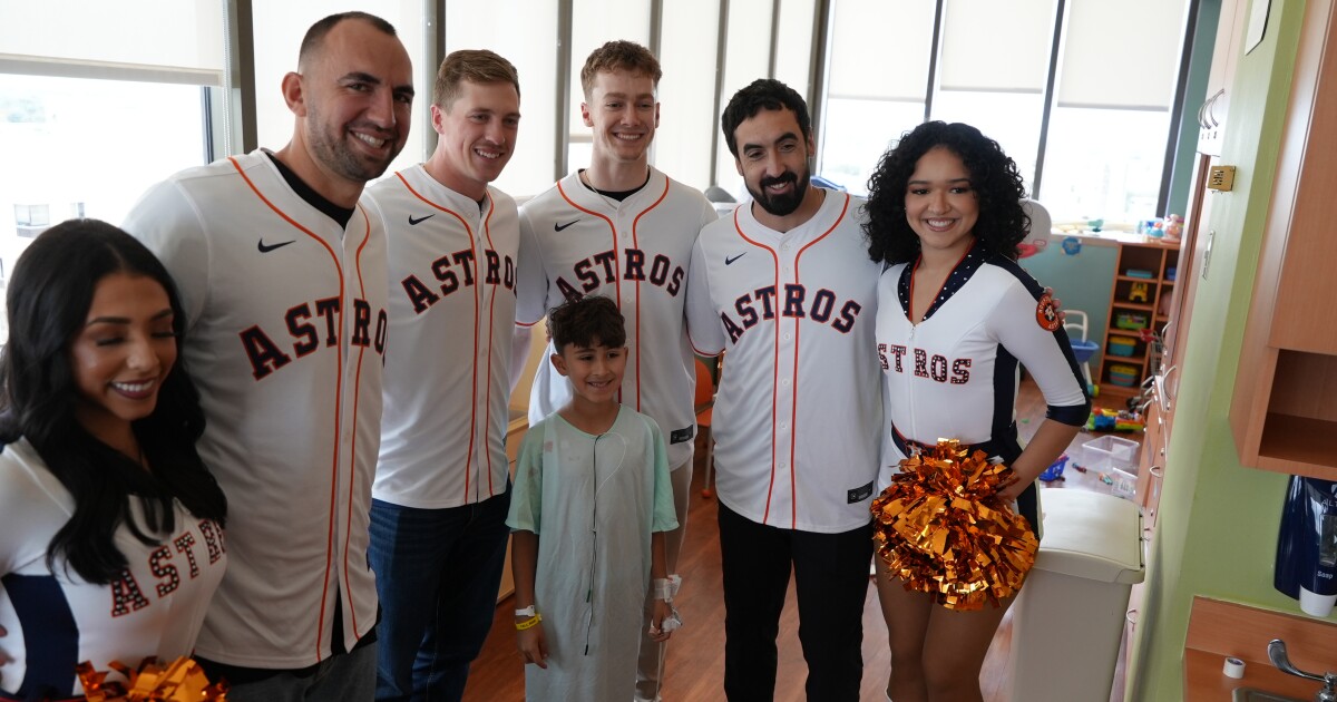 Gordon, Cole with Astros Caravan make stop at Driscoll Children's Hospital