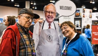 Warren Buffett officially retires as Berkshire Hathway's CEO