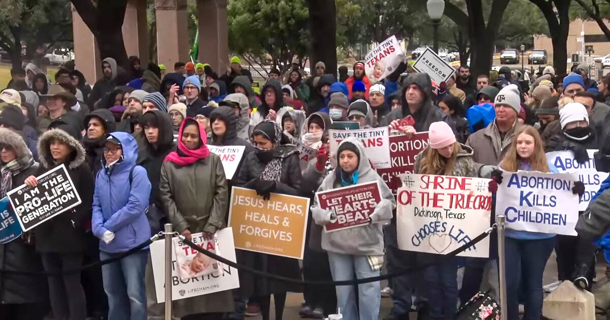 Anti-abortion Texans gather at Capitol for Rally for Life