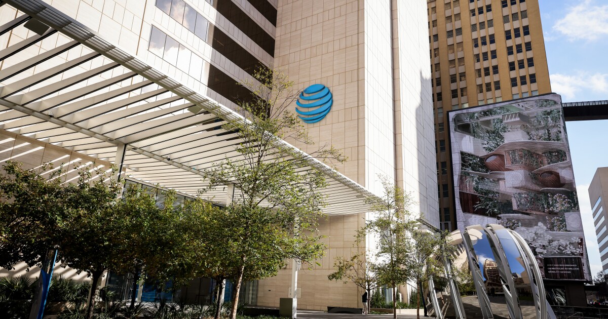 Future of AT&T in downtown Dallas uncertain after Plano headquarter announcement
