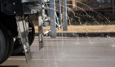 Texas and Oklahoma brace for heavy snow and crippling ice