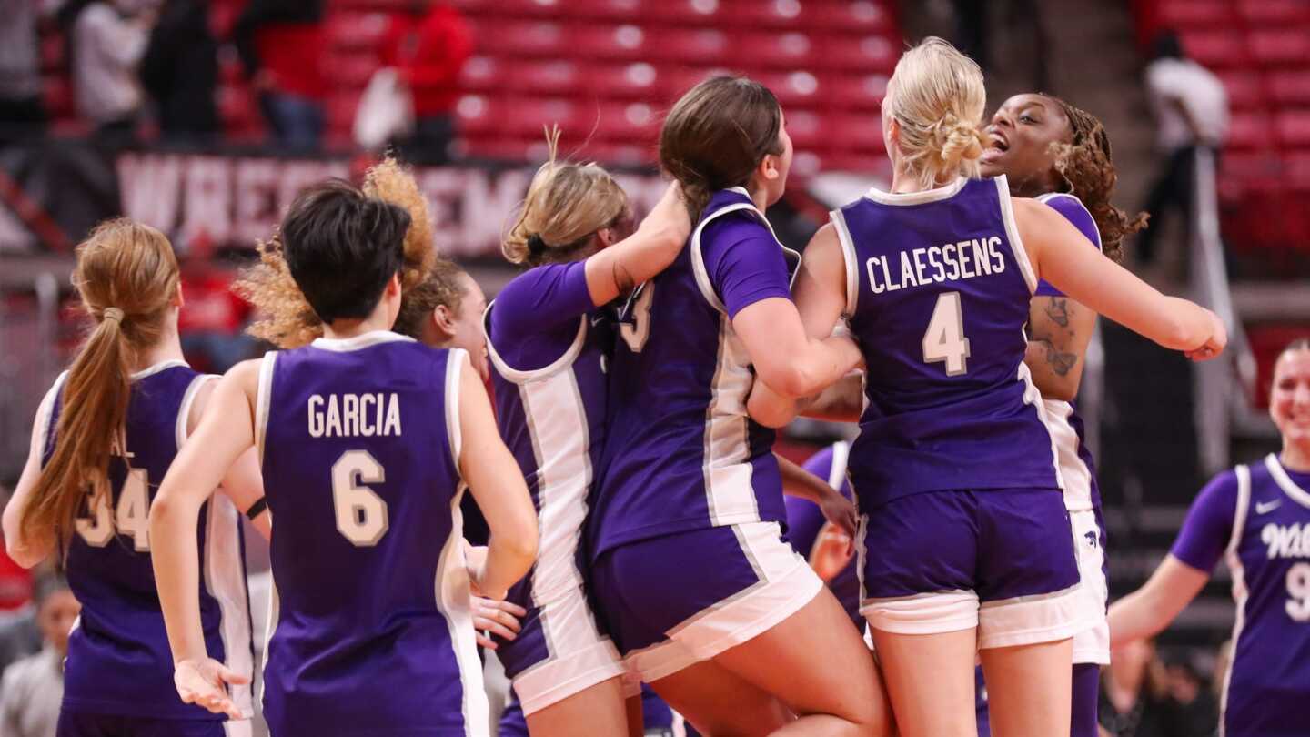 Kansas State women dominate glass to knock off undefeated No. 17 Texas Tech 65-59
