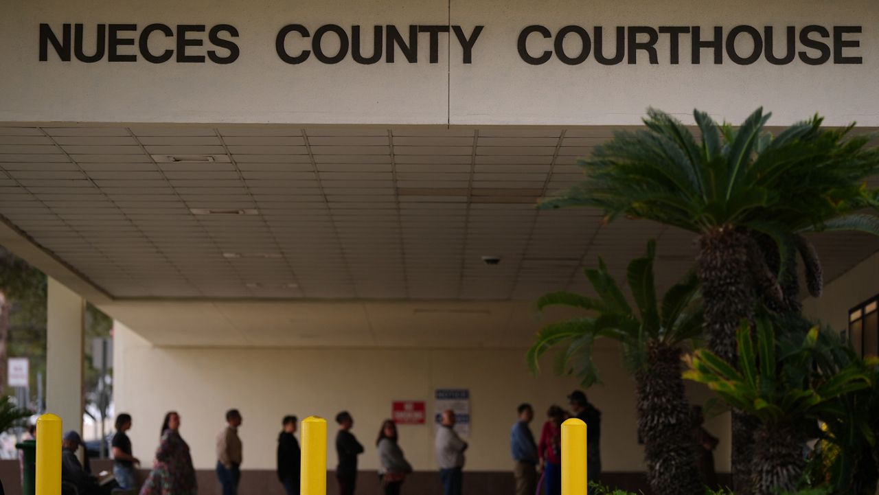 Uvalde school shooting trial begins