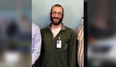 Alex Pretti: Austin nurses gather at vigil to honor man killed by ICE