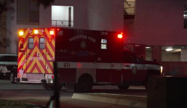 Houston woman shoots neighbor who rang doorbell, knocked several times: police