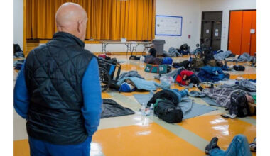 Mayor Whitmire Visits a Warming Center