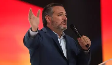 Ted Cruz reportedly spotted leaving for Southern California as winter storm heads toward Texas