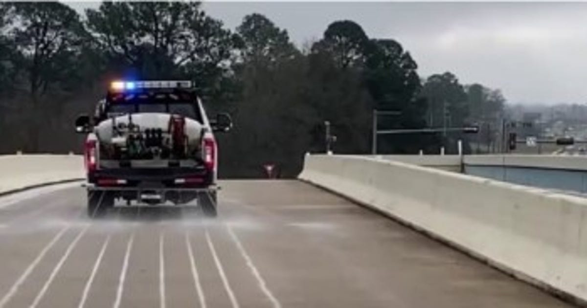 Houston-area officials, TxDOT prepare for possible weekend freeze, icy road conditions