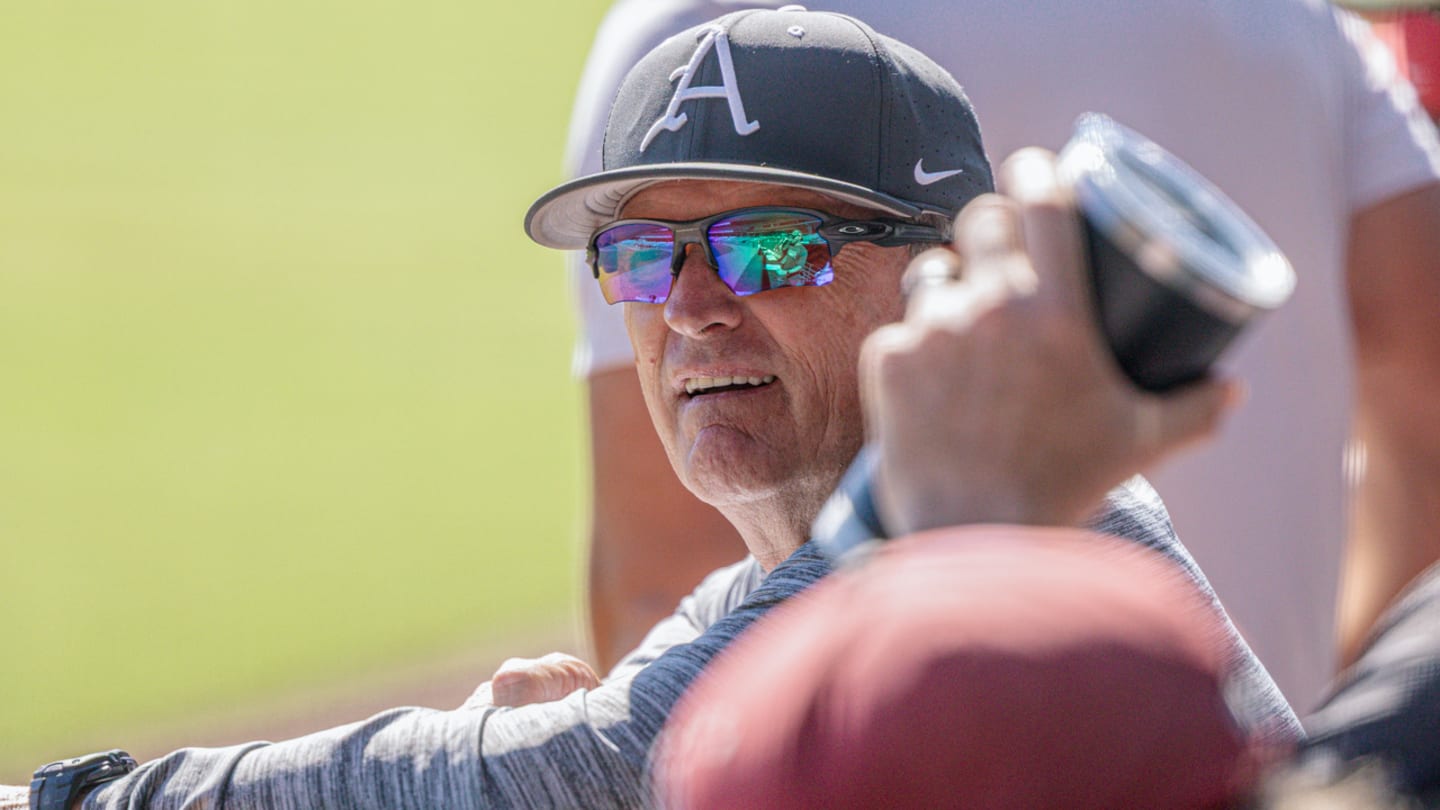 Van Horn Locks In Razorbacks' Weekend Rotation for Arlington