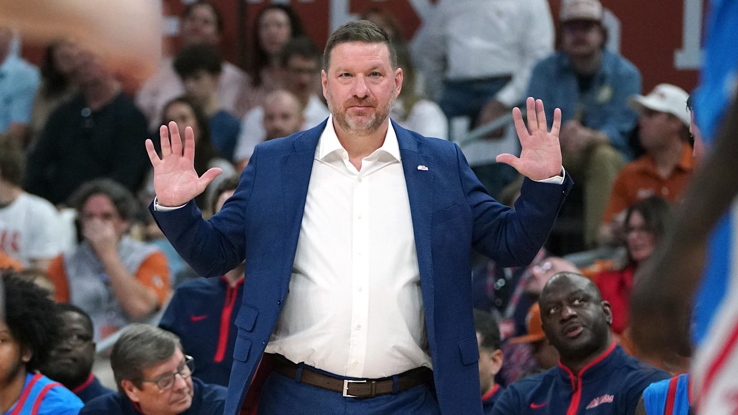 Texas Survives Ole Miss for Win in Chris Beard's Return to Austin