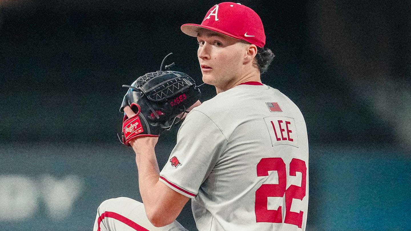 Arkansas Razorbacks Use Early Burst, Strong Pitching in Arlington Final