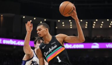 Victor Wembanyama's 2-Handed Windmill Punctuates Spurs' Eighth Straight Win