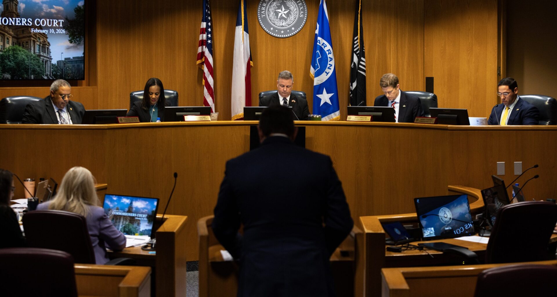 New rules limit public speaking, discussion topics at Tarrant County Commissioners Court
