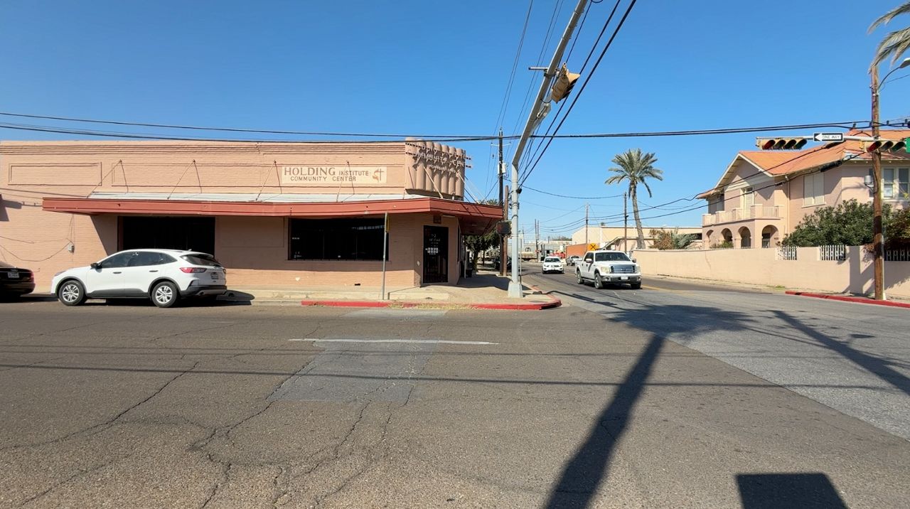 Migrants transferred from detention to Laredo shelter