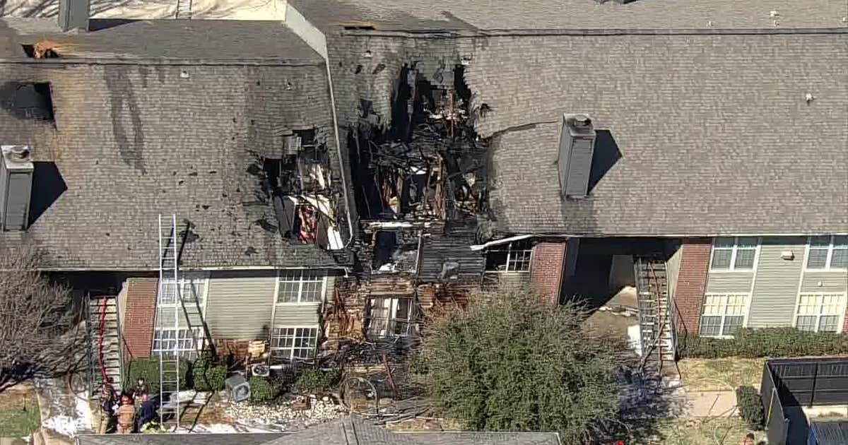 Large fire damages Arlington apartment building