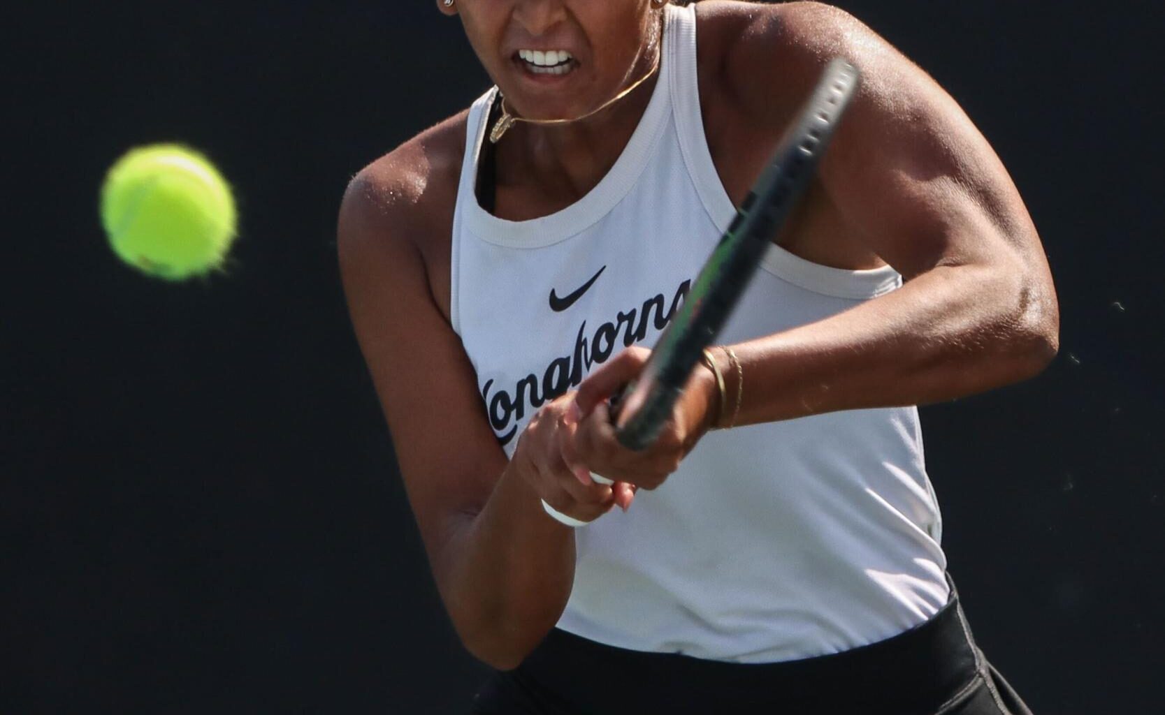 After opening stumble, Texas women’s tennis rebounds with 2 ranked upsets at ITA Indoors – The Daily Texan