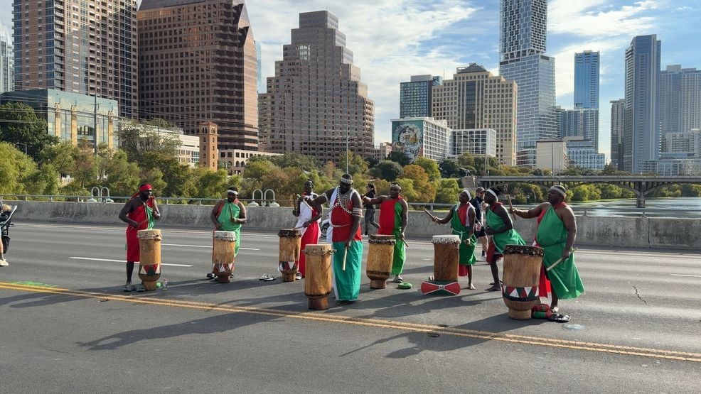 Burundian drummers at Run for the Water (photo: Chikage Windler)