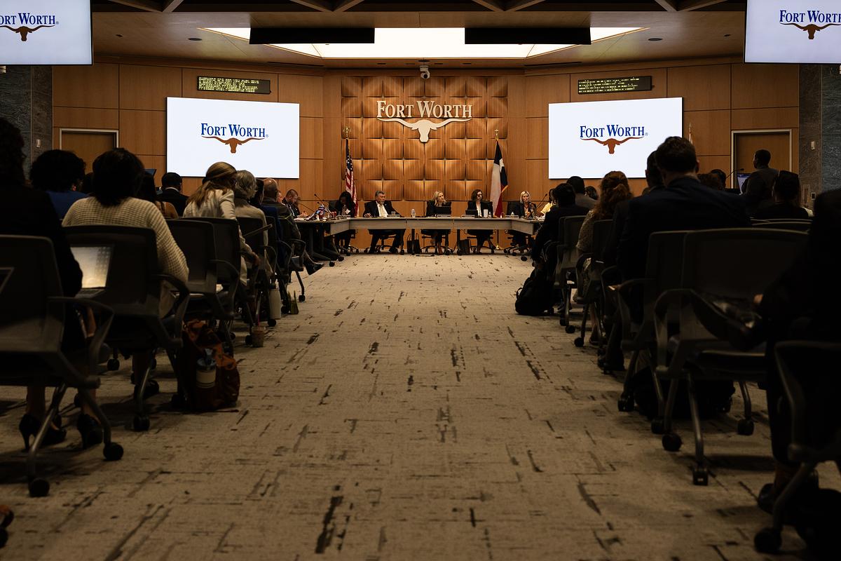 Fort Worth voters asked to give city manager more autonomy, increase council’s pay in May election