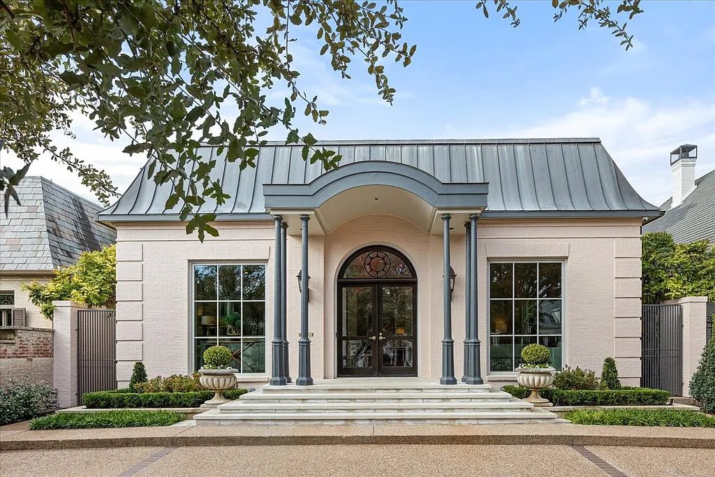 Famed Fort Worth architect Jack Schutts designed 1616 Carleton Avenue. (Courtesy)