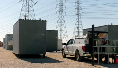 B2U Storage Solutions repurposes electric vehicles batteries which have reached the end of their automative lives to provide power to the grid. Credit: Arcelia Martin/Inside Climate News