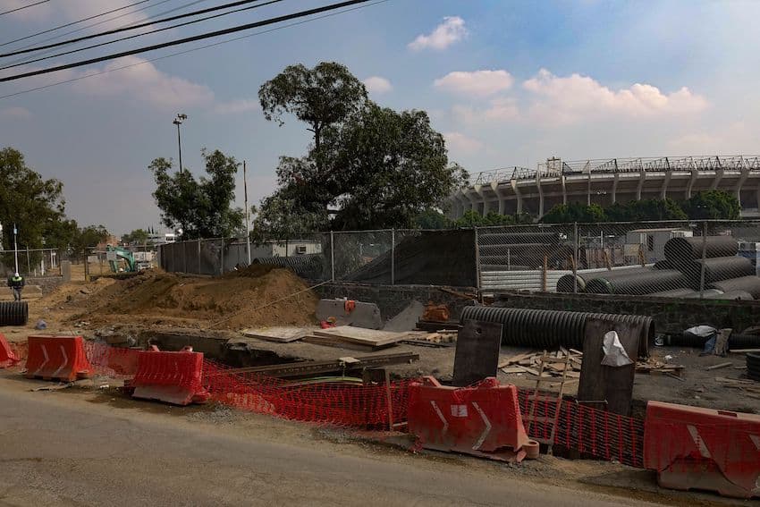 CIUDAD DE MÉXICO, 13DICIEMBRE2025.- A poco más de tres meses del partido programado entre la selección de México vs Portugal, los trabajos en la periferia del ahora llamado estadio Banorte, avanzan a marchas forzadas, para lograr terminar en tiempo y forma.