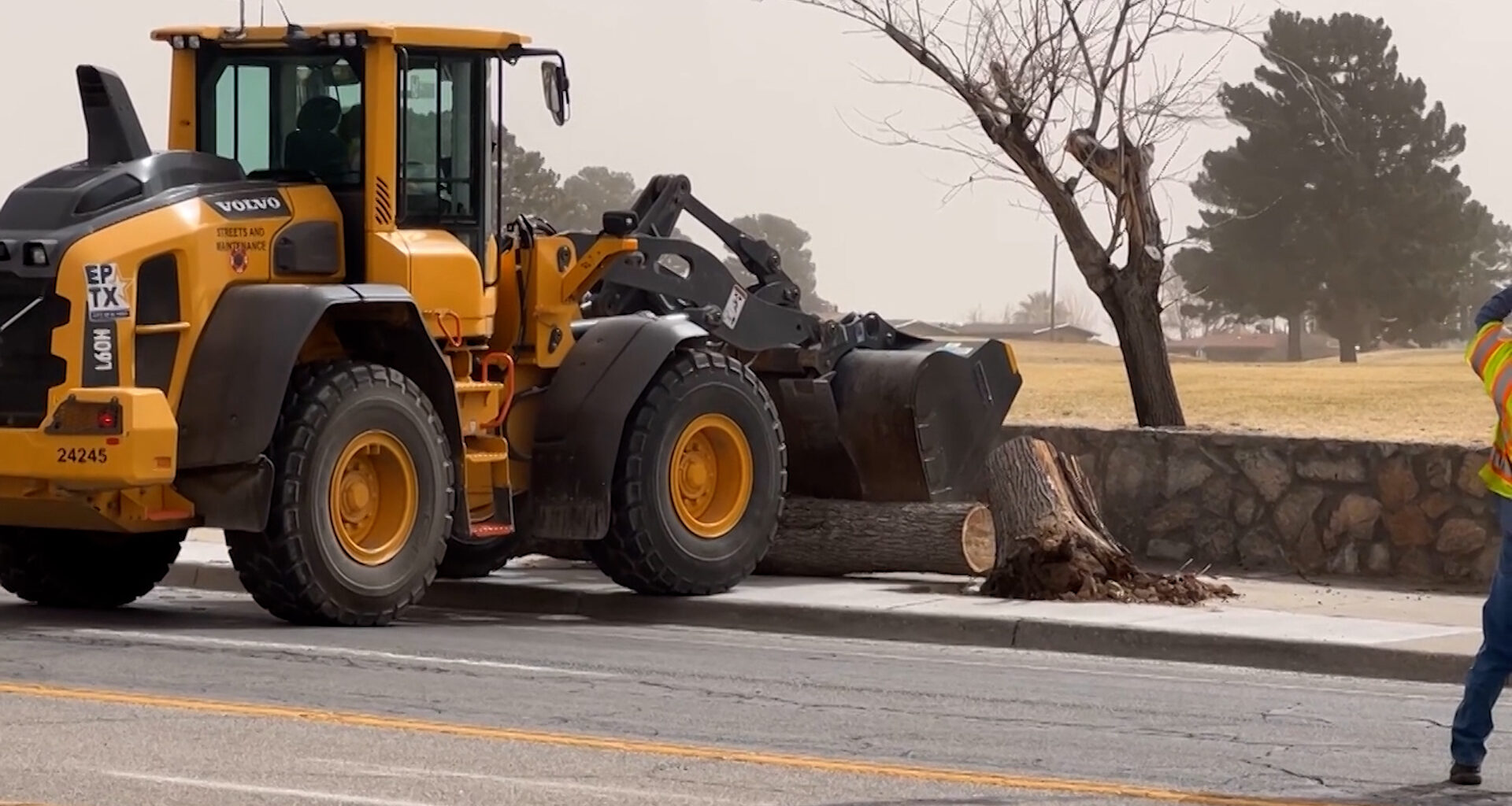 Strong winds leave damage across El Paso — City crews continue with cleanup efforts