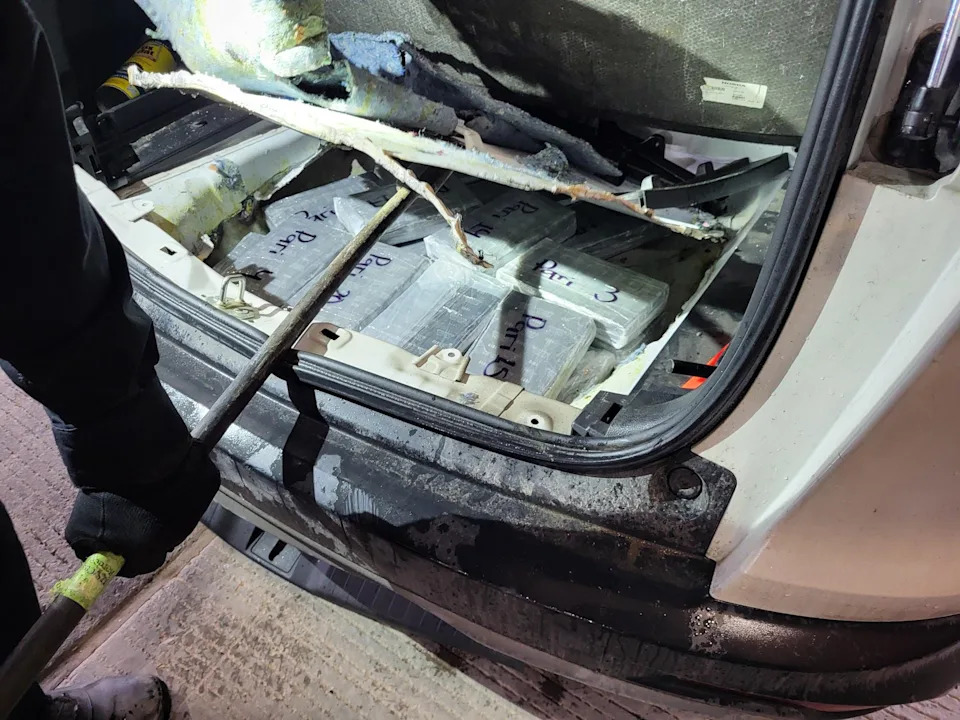 U.S. Customs and Border Protection officers found several cocaine packages labeled "Pari" hidden in a car at the Ysleta Port of Entry at the Zaragoza bridge in El Paso, Texas, in January 2026.