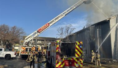 Firefighters battle blaze at abandoned East Austin apartments