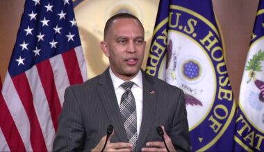 Hakeem Jeffries says Republicans 'done eff'd up' with Texas redistricting