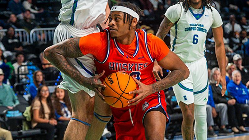 MBB: HCU tripped up by TAMUCC on the island to open road stretch