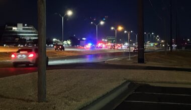 1 seriously injured in Monday night rollover near S. Loop 289, University Ave.
